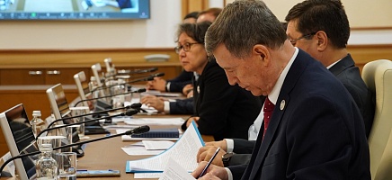 В Архиве Президента РК прошел круглый стол и выставка к 30-летию Конституции фото галереи 7